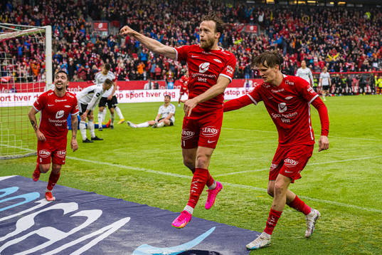 Bård Finne of Brann celebrates