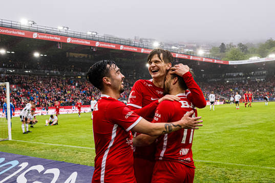 Bård Finne of Brann celebrates