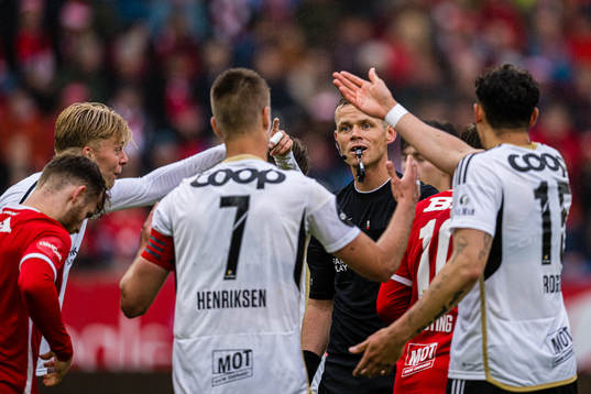 Sigurd Smehus Kringstad, referee