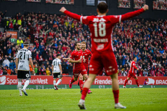 Bård Finne of Brann celebrates