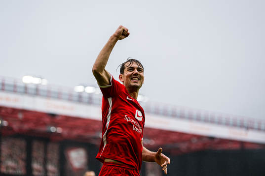 Fredrik Pallesen Knudsen of Brann celebrates