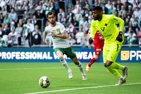 Hammarbys Adi Nalic och Värnamos Jonathan Ursin Rasheed