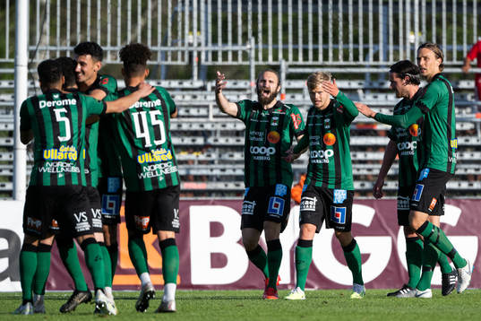 Varbergs spelare jublar