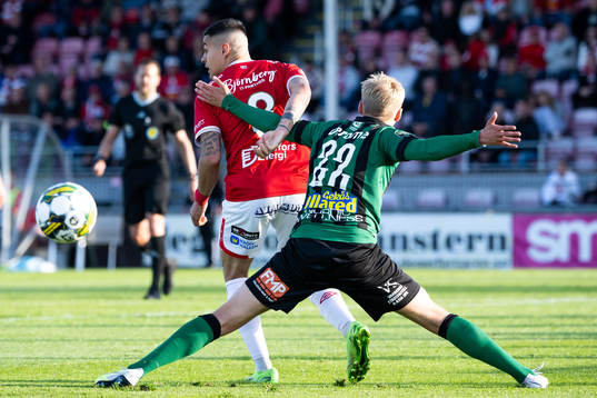 Degerfors Diego De Jesus Campos Ballestero och Varbergs Leo