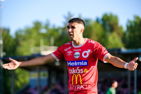 Degerfors Elyas Bouzaiene reagerar på ett domslut