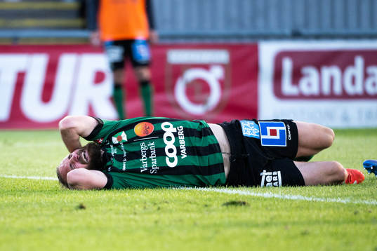 Varbergs Oskar Sverrisson har ont