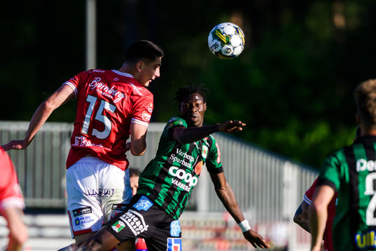 Degerfors Seid Korac och Varbergs Filipe Sisse