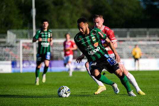 Varbergs Vinicius Nogueira de Oliveira och Degerfors Rasmus