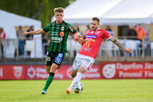 Varbergs Victor Karlsson och Degerfors Christos Gravius