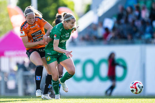 Kristianstads Hlin Eiriksdottir och Hammarbys Eva Nyström