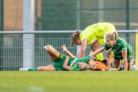 Hammarbys Alice Carlsson och Kristianstads Evelyne Viens