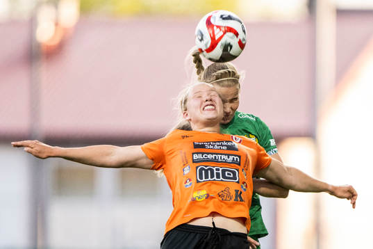 Kristianstads Hlin Eiriksdottir och Hammarbys Eva Nyström