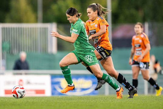 Hammarbys Kyra Cooney-Cross och Kristianstads Carly