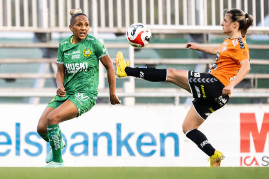 Hammarbys Madelen Janogy och Kristianstads Emma Petrovic