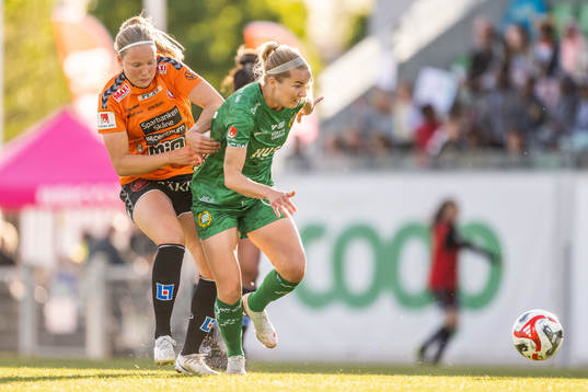 Kristianstads Hlin Eiriksdottir och Hammarbys Eva Nyström