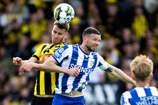 Häckens Johan Hammar och IFK Göteborgs Marcus Berg