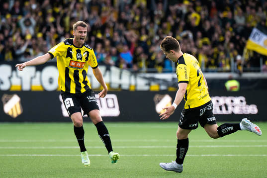 Häckens Johan Hammar och Lars Olden Larsen jublar