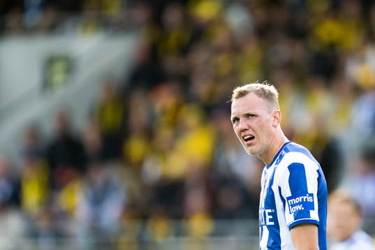 IFK Göteborgs Adam Carlén deppar
