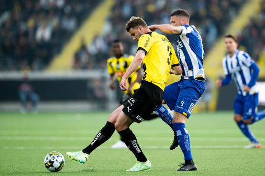 Häckens Johan Hammar och IFK Göteborgs Marcus Berg