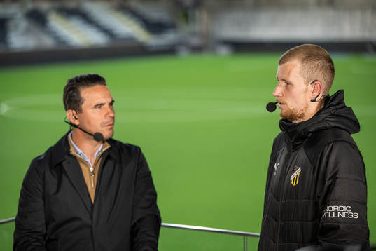 Nordin Gerzic, expert Discovery+ pratar med Häckens Simon