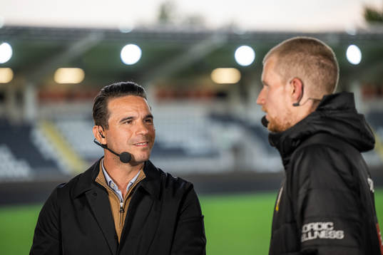 Nordin Gerzic, expert Discovery+ pratar med Häckens Simon