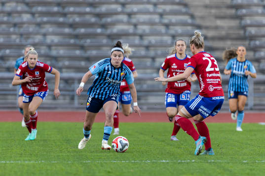 Djurgårdens Hayley Dowd och Vittsjös Kajsa Lind
