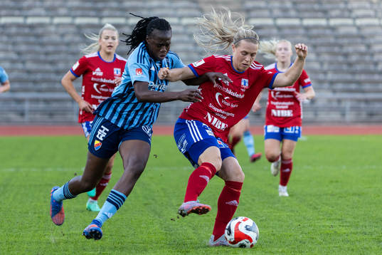 Vittsjös Nellie Persson och Djurgårdens Flavine Mawete
