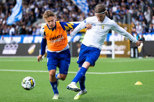 IFK Göteborgs Anders Trondsen och Gustaf Norlin värmer upp