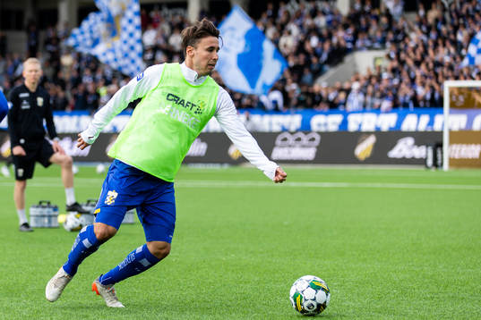 IFK Göteborgs Anders Trondsen värmer upp