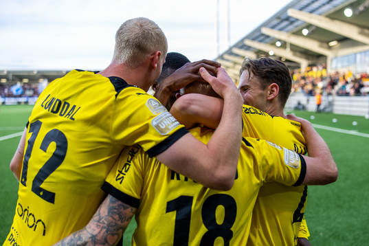 Häckens Benie Adama Traore, Valgeir Fridriksson och Mikkel