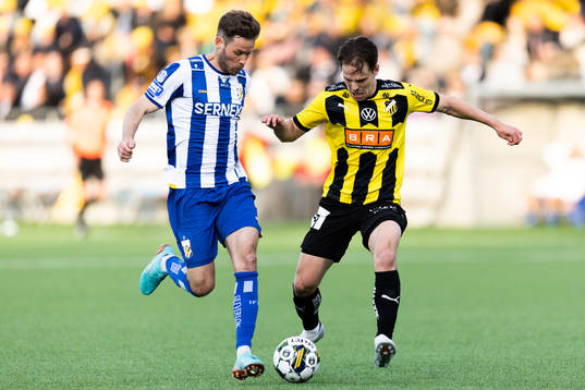 IFK Göteborgs Emil Salomonsson och Häckens Lars Olden