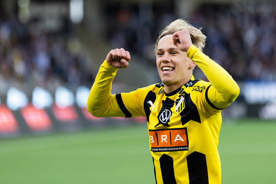Häckens Pontus Dahbo jublar