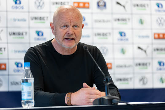 Häckens tränare Per-Mathias Høgmo på presskonferensen