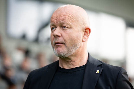 Häckens tränare Per-Mathias Høgmo innan fotbollsmatchen