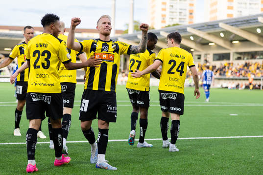 Häckens Mikkel Rygaard Jensen jublar
