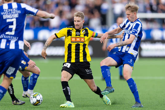 Häckens Samuel Gustafson och IFK Göteborgs Elias Hagen