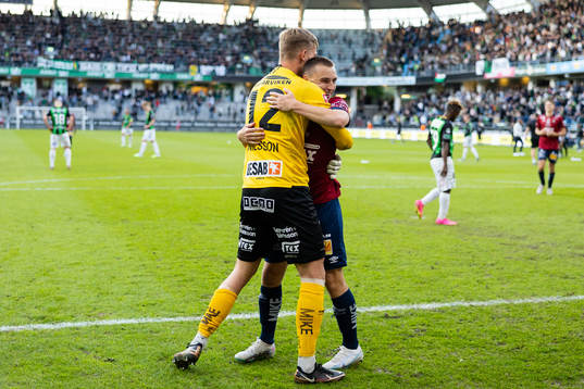 Örgrytes målvakt Mathias Nilsson och William Svensson