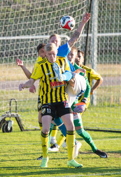 IFK Hässleholms Linus Roslund i matchen i DM mellan IFK