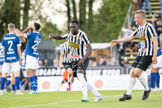 Landskronas Kofi Asare jublar