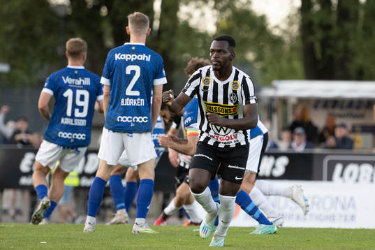 Landskronas Kofi Asare jublar