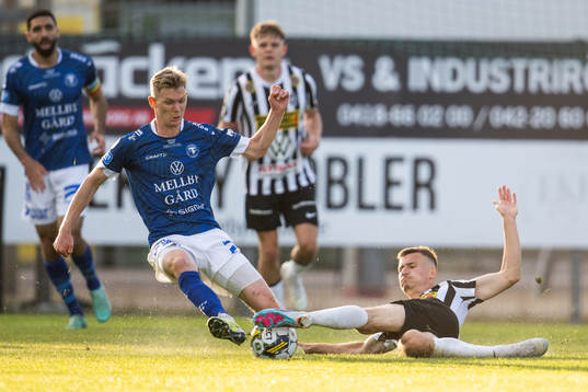Landskronas Robin Dzabic och Trelleborgs Fritiof Björken