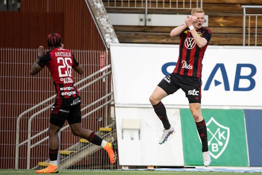 Östersunds Malcolm Stolt jubel