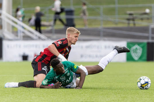 Östersunds Andre Österholm och Brages Samouil Izountouemoi