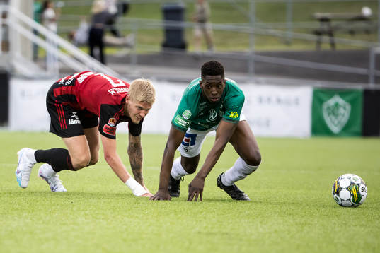 Östersunds Andre Österholm och Brages Samouil Izountouemoi