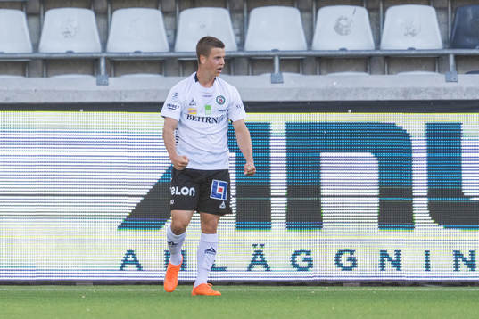 Örebros Samuel Dahl jublar