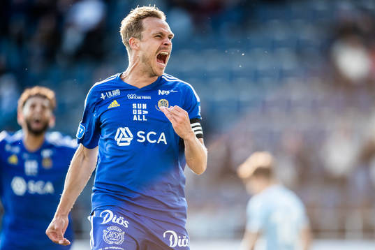 GIF Sundsvalls Pontus Engblom jublar