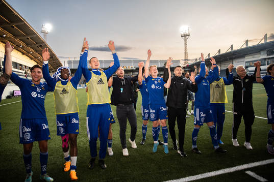 GIF Sundsvalls spelare jublar