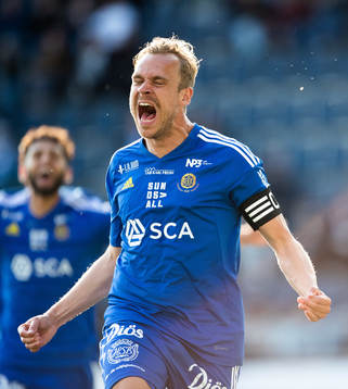 GIF Sundsvalls Pontus Engblom jublar