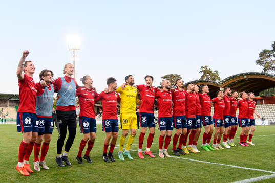 Östers spelare jublar
