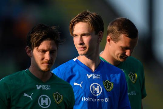 Jönköpings Södras målvakt David Celic vid lineup innan